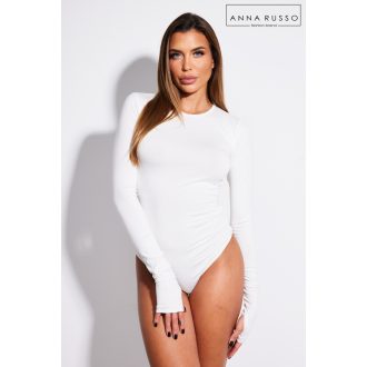 Anna Russo Kims body, fehér