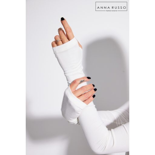 Anna Russo Kims body, fehér