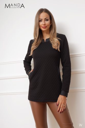 Manda Loréna anyagában mintás tunika, fekete