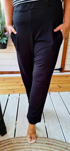 Fashion by Nono Léna bővebb szárú nadrág, fekete